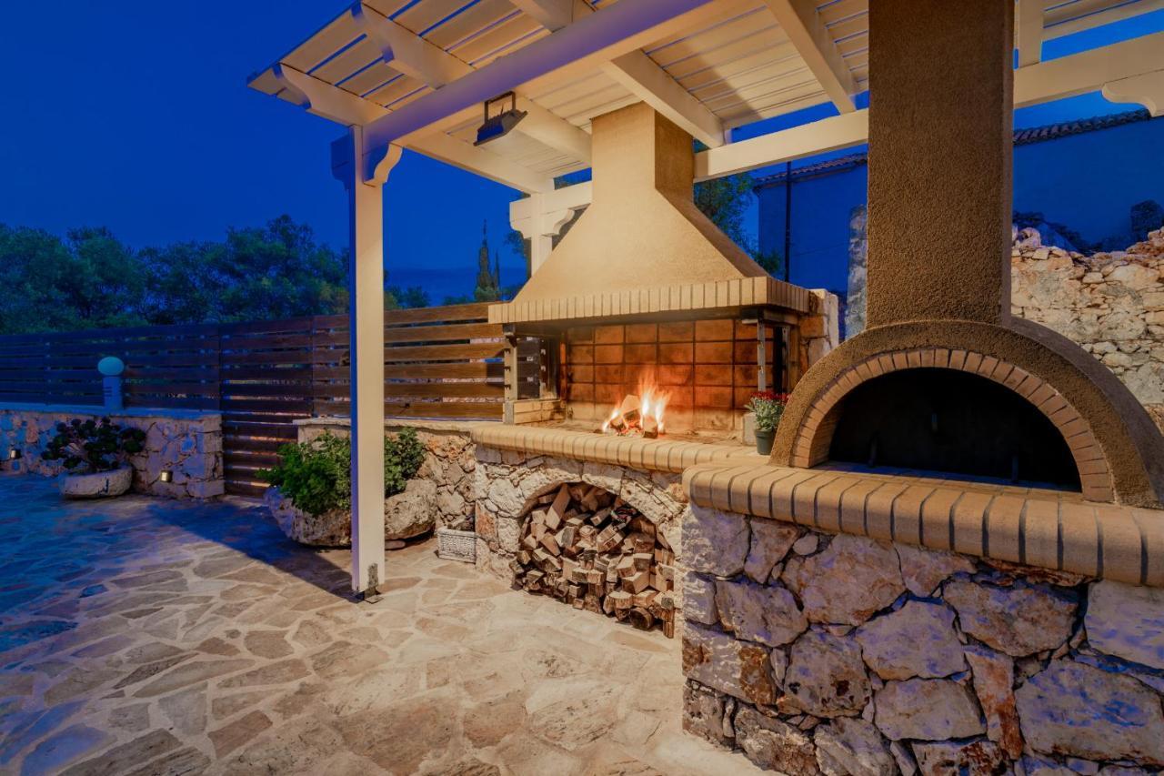 Villa Daniela - Private Pool And Serene Location, By Zantewize Коритион Экстерьер фото